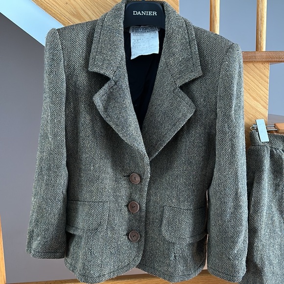 Vintage Givenchy Blazer & Skirt In wool - Picture 2 of 13